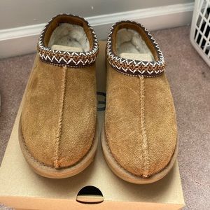 Uggs slippers